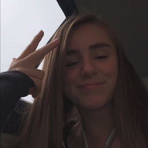 Meet your Posher, Lena